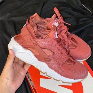 Nike Air Huarache Run SE